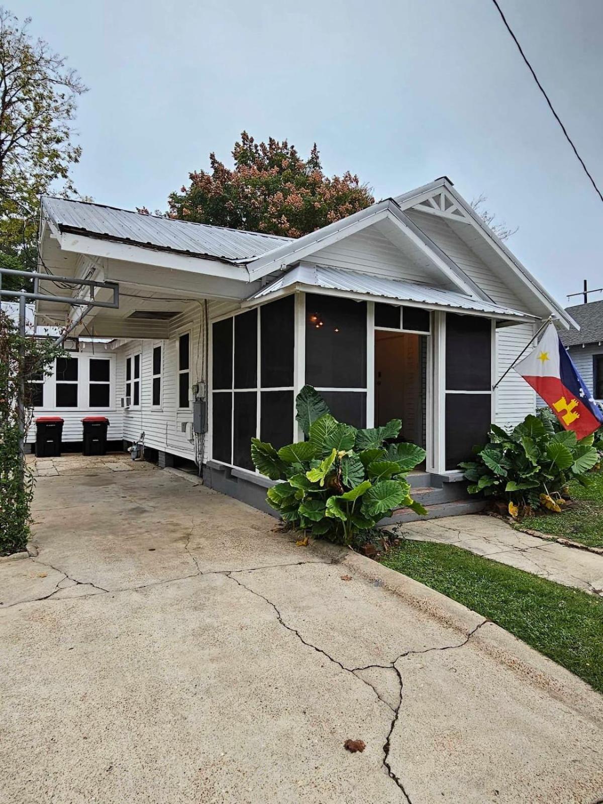 Spacious 4Br Retreat In The Heart Of Lafayette Extérieur photo
