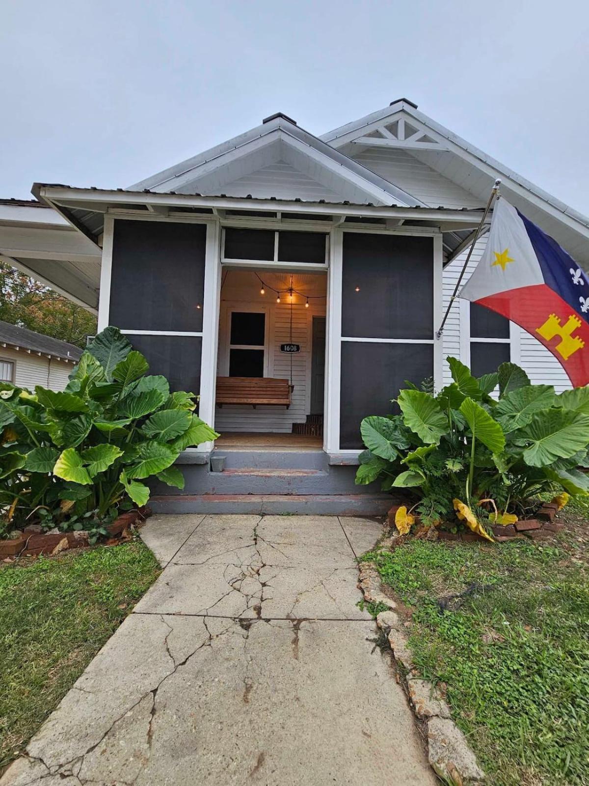 Spacious 4Br Retreat In The Heart Of Lafayette Extérieur photo