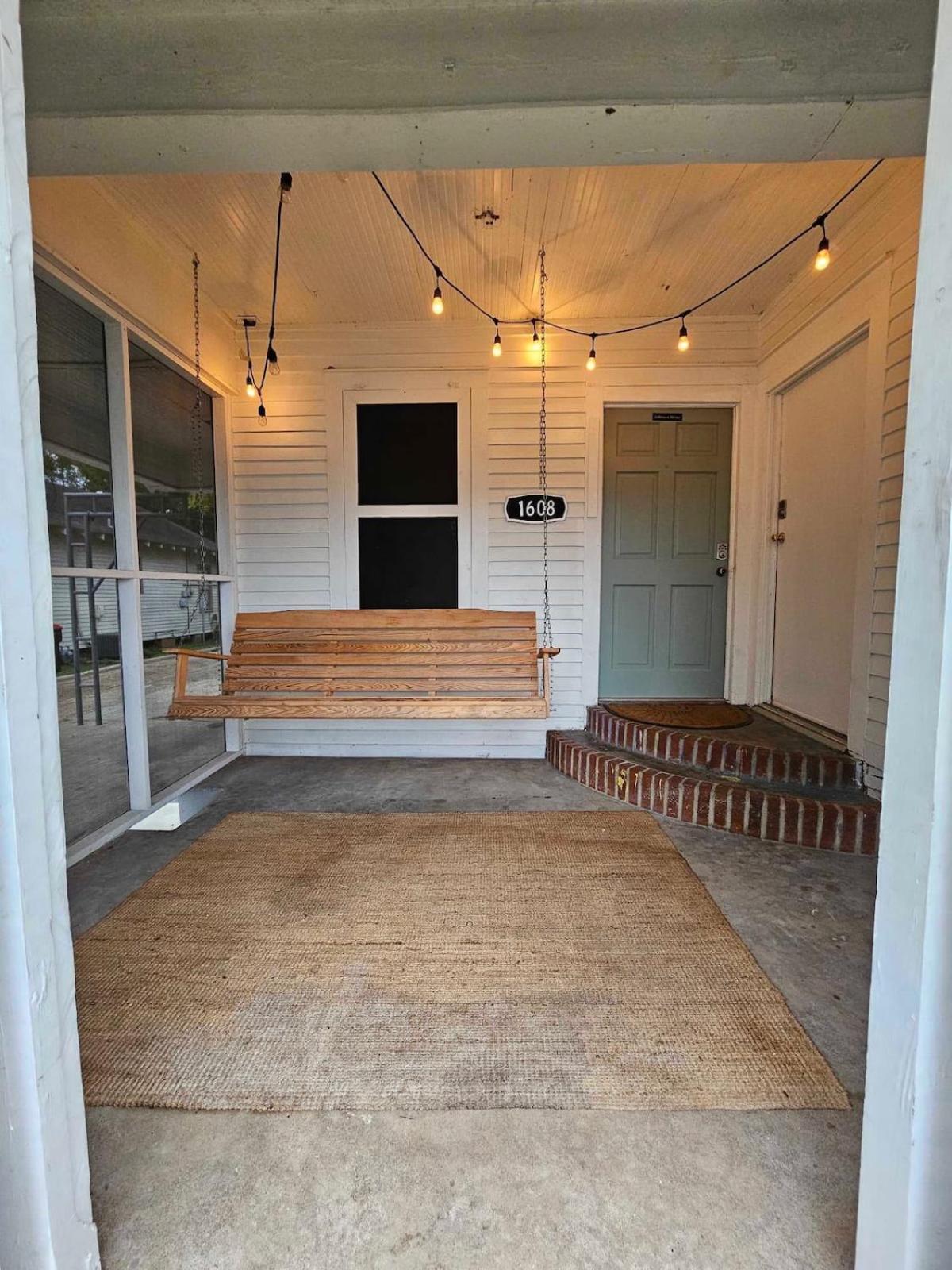 Spacious 4Br Retreat In The Heart Of Lafayette Extérieur photo
