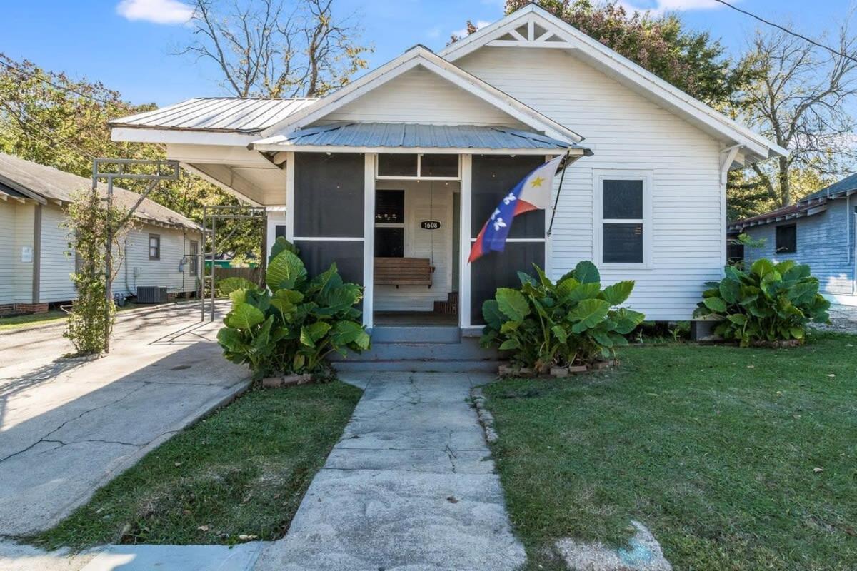 Spacious 4Br Retreat In The Heart Of Lafayette Extérieur photo
